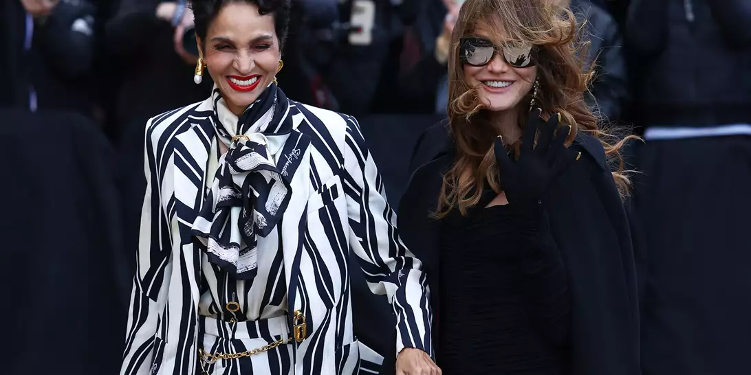 Συμβουλές μόδας για γυναίκες άνω των 50 | Τι είναι καλό να φοράμε και τι να αποφεύγουμε