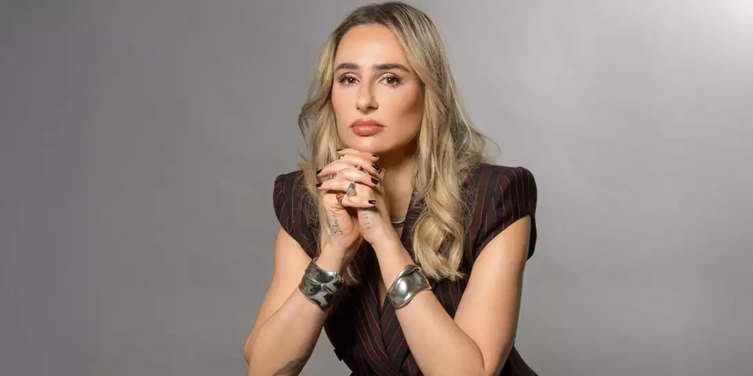 Η Kid Moxie στο Harper's Bazaar: "Ο προβολέας της βιομηχανίας του θεάματος έχει πέσει παραπάνω στις γυναίκες τα τελευταία χρόνια"