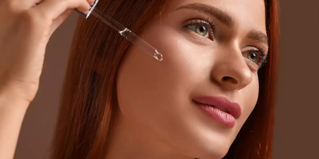 5 ισχυροί αντιγηραντικοί οροί για θεαματικά αποτελέσματα κατά των ρυτίδων