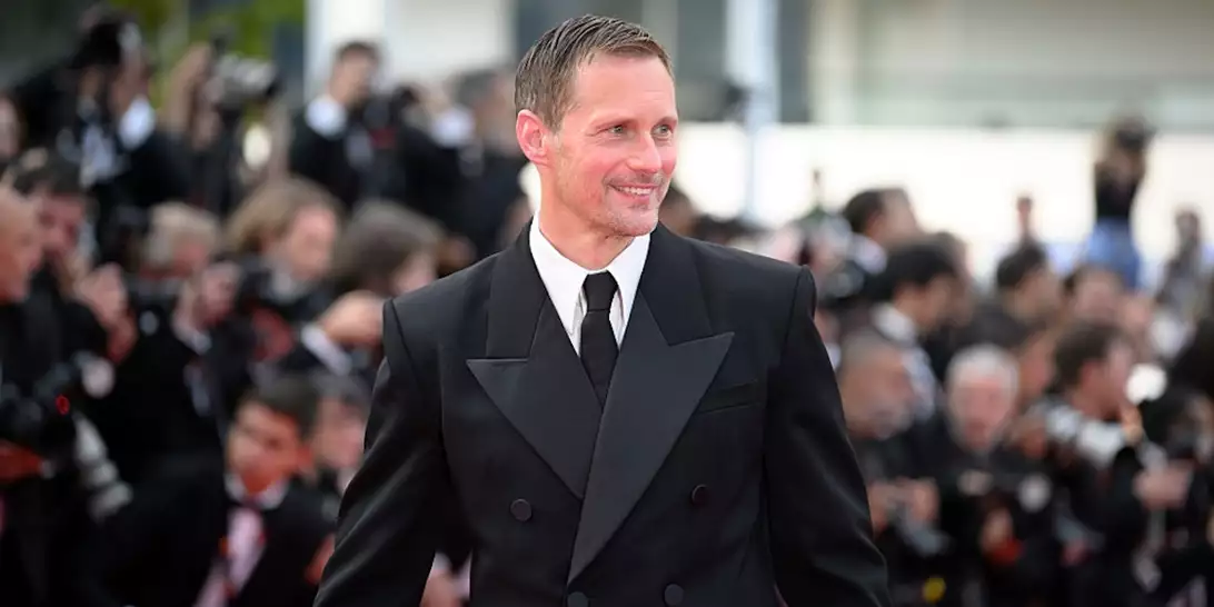 Alexander Skarsgard | Αποκαλύπτει για ποιον λόγο είναι χαρούμενος επειδή έγινε πατέρας μετά τα 45