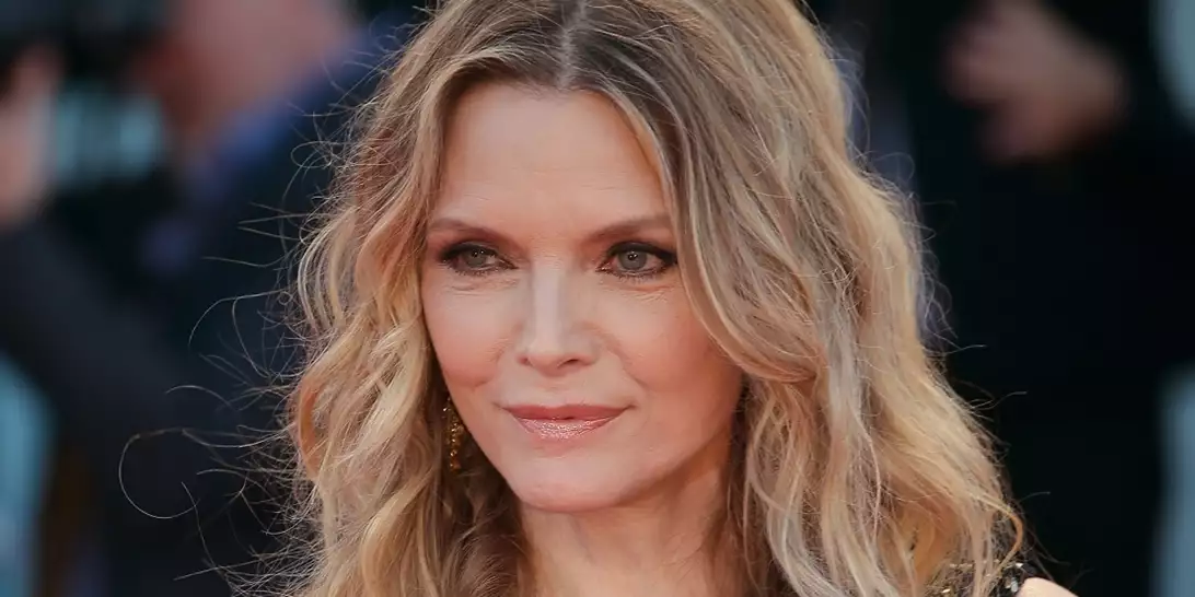 Η Michelle Pfeiffer αποκαλύπτει ότι έγινε μυστικά γιαγιά πριν από έναν χρόνο