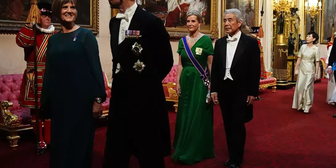 Sophie, Δούκισσα του Εδιμβούργου | Με την αγαπημένη τιάρα της Kate Middleton σε επίσημο δείπνο