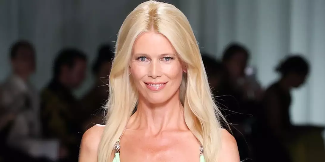 Claudia Schiffer | Οι εντυπωσιακές φωτογραφίες από τις φετινές διακοπές της στην Ελλάδα