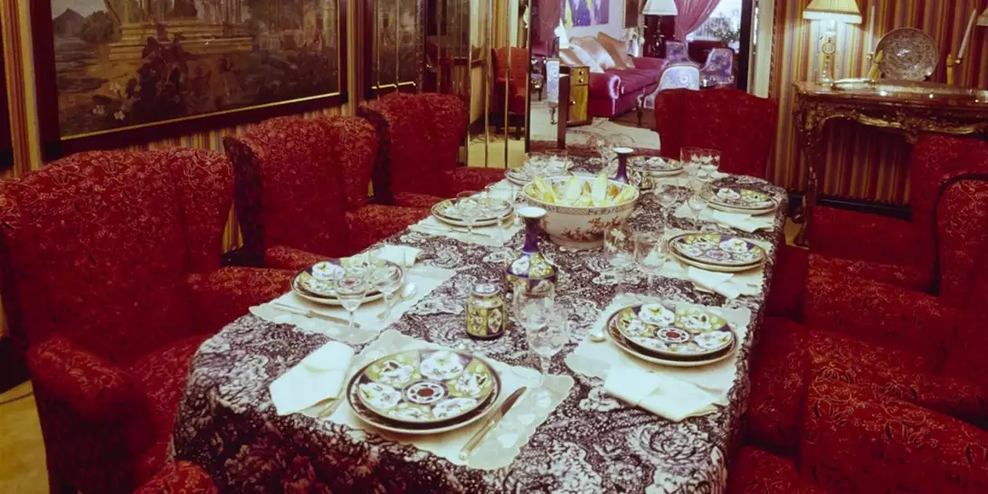 Αυτά τα καρό vintage σερβίτσια από τα 80s επιστρέφουν το 2026