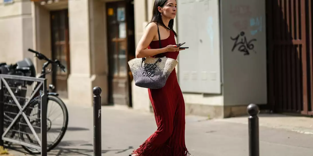 Τα κομψά σανδάλια με πλατφόρμα που θα αναδείξουν το summer look σας