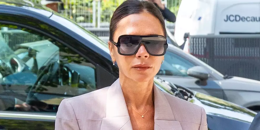 Victoria Beckham | Η αγαπημένη της κρέμα προσώπου προστατεύει την επιδερμίδα από τη γήρανση