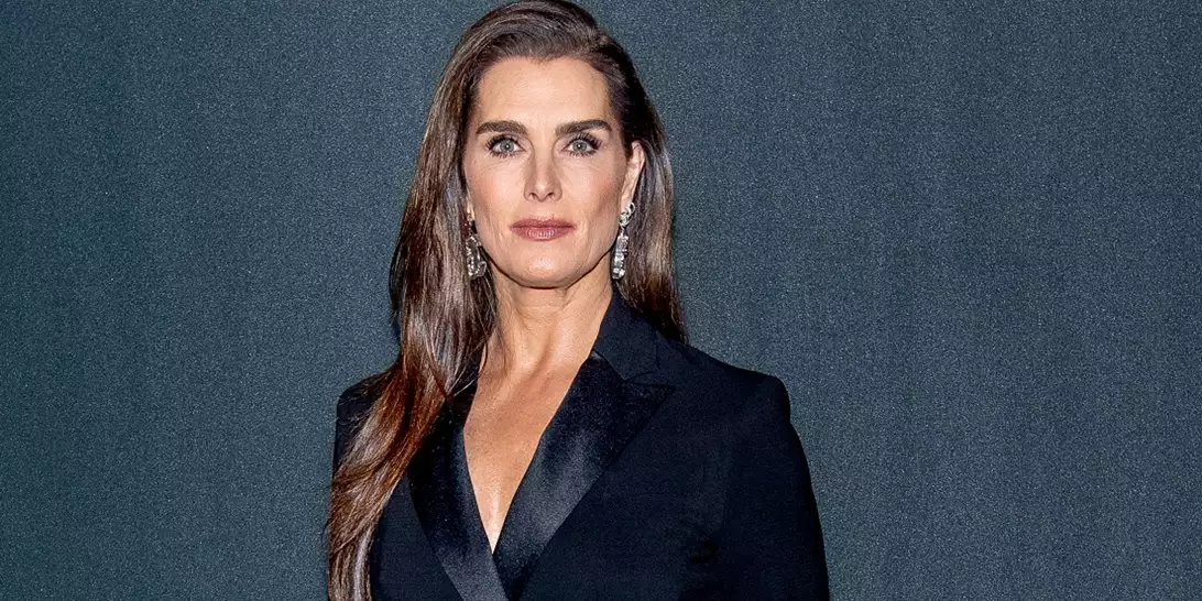 Η Brooke Shields έγινε 60 ετών και το γιόρτασε σε εξωτικό προορισμό φορώντας το μαγιό της