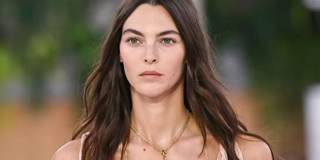 Αυτό είναι το ξανθό χρώμα που μπορούν να υιοθετήσουν άφοβα όλες οι καστανές