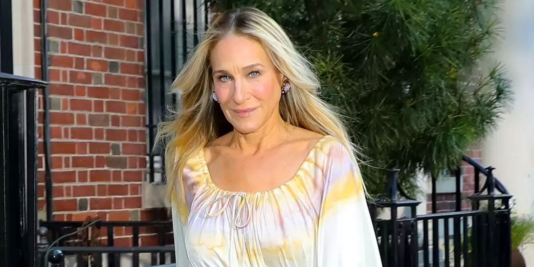 Η Sarah Jessica Parker βρήκε την πούδρα που φωτίζει όσο καμία άλλη τους μαύρους κύκλους