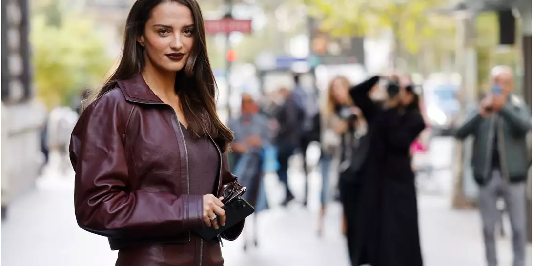 Τα πιο stylish κομμάτια σε μπορντό που θα φορέσετε φέτος