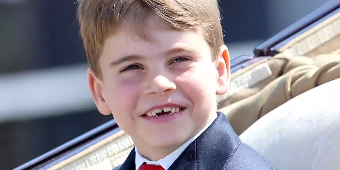 Ο Louis συνεχίζει να μας δίνει την πιο τρυφερή (και επαναστατική) πλευρά της βασιλικής οικογένειας