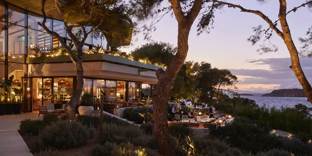 Valentine's Day στο Beefbar Athens | Γιορτάζοντας την αγάπη με φόντο την Αθηναϊκή Ριβιέρα