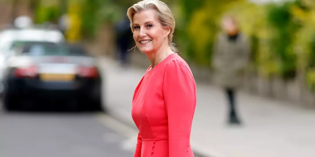 Η βασιλική οικογένεια τιμά τη δούκισσα Sophie καθώς φέρνει την κομψότητα στο Barleylands