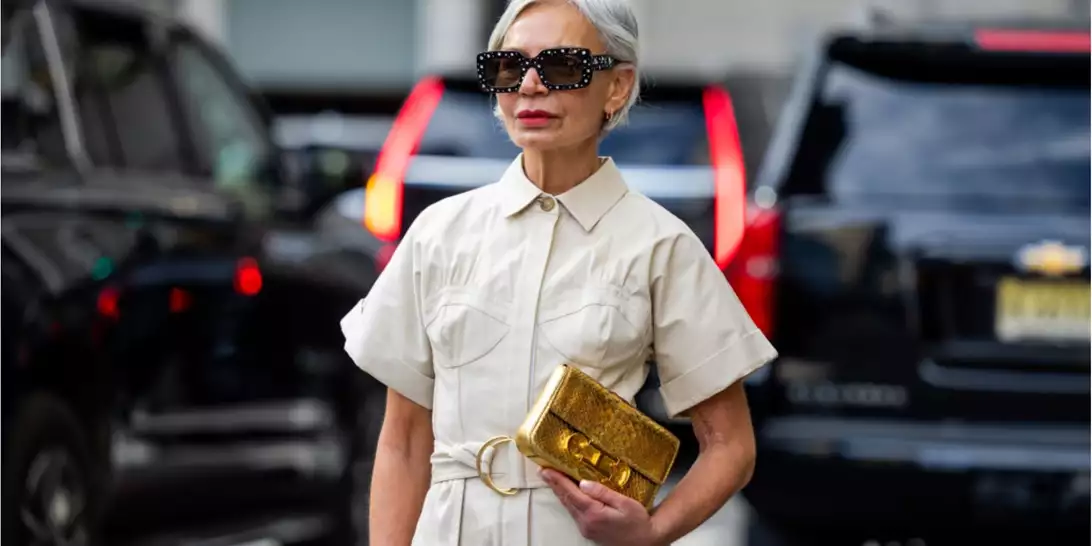 Τα κομψά καλοκαιρινά looks για γυναίκες άνω των 50