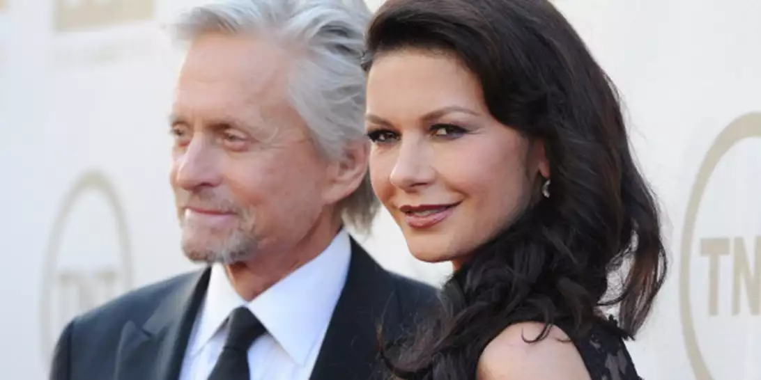 Michael Douglas & Catherine Zeta - Jones | Ξεδιπλώνουν τις χορευτικές τους ικανότητες σε ρυθμό Bollywood