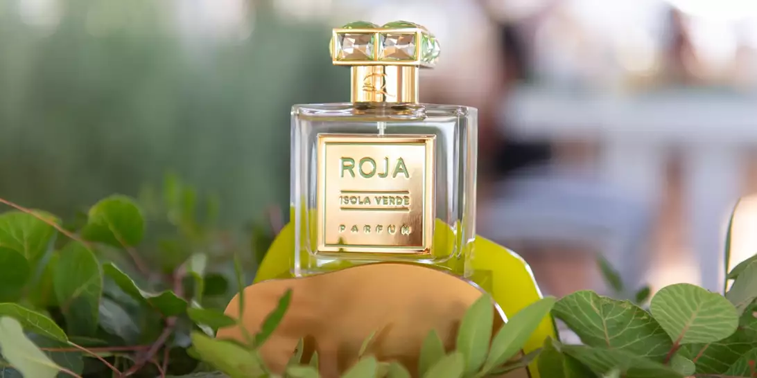 Η Roja London παρουσίασε το άρωμα Isola Verde σε μια καλοκαιρινή νύχτα γεμάτη φως, πράσινο και άρωμα λεμονιού