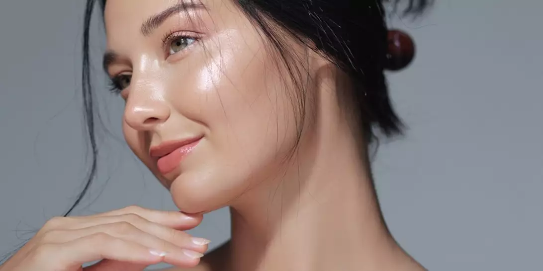 5 πολυτελείς κρέμες προσώπου που αντιστρέφουν τη γήρανση