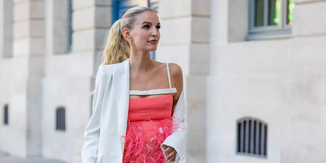 Fake a Face Lift | 5 hair tricks για ένα πιο ανορθωμένο και νεανικό πρόσωπο