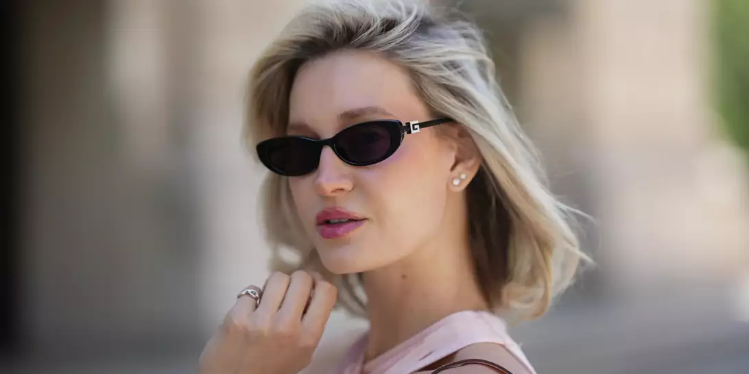 5 συνήθειες που ακολουθούν ευλαβικά οι beauty insiders για υγιή και λαμπερή επιδερμίδα το καλοκαίρι