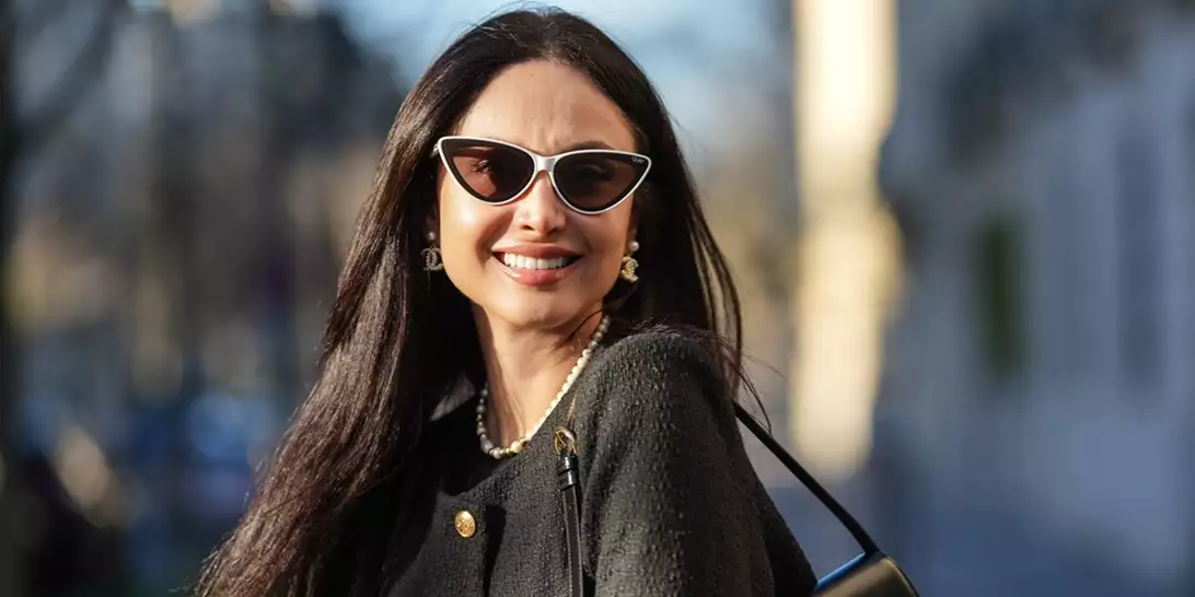 Mocha Mousse | Αυτό θα είναι το πιο δημοφιλές χρώμα μαλλιών για το 2025