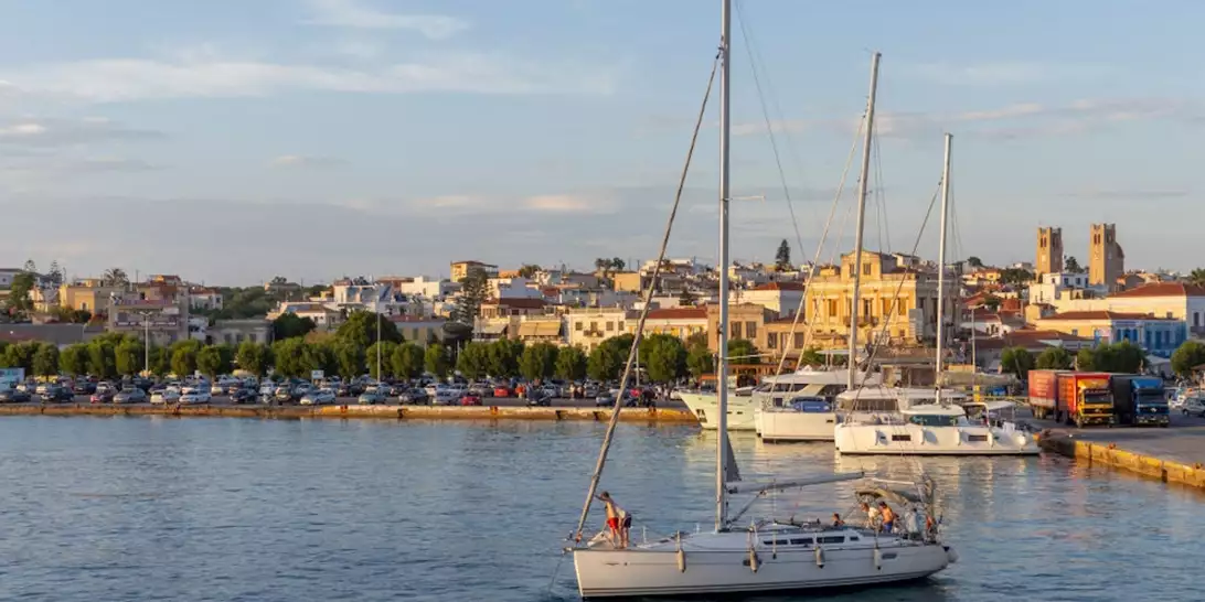 "Το φθηνότερο από τα ελληνικά νησιά": Αυτό είναι το μυστικό "διαμάντι' σύμφωνα με τον γαλλικό Τύπο