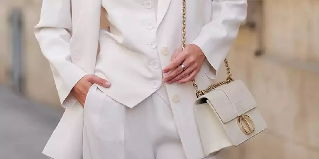 Αντίο bubble bath nails | Αυτό είναι το "καθαρό" μανικιούρ που θα τα αντικαταστήσει