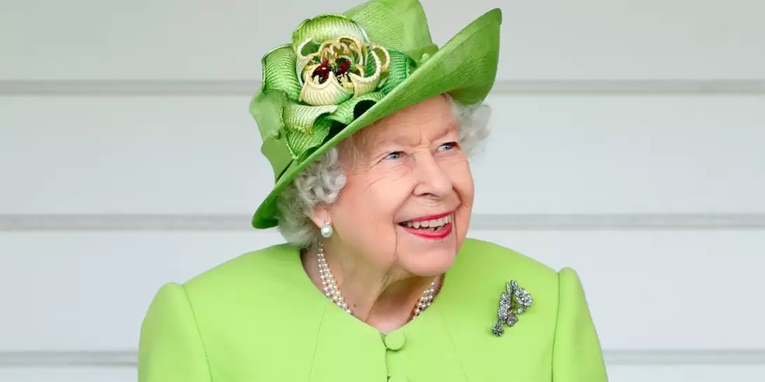 Η βασίλισσα Ελισάβετ είχε τον δικό της τρόπο να απολαμβάνει το afternoon tea