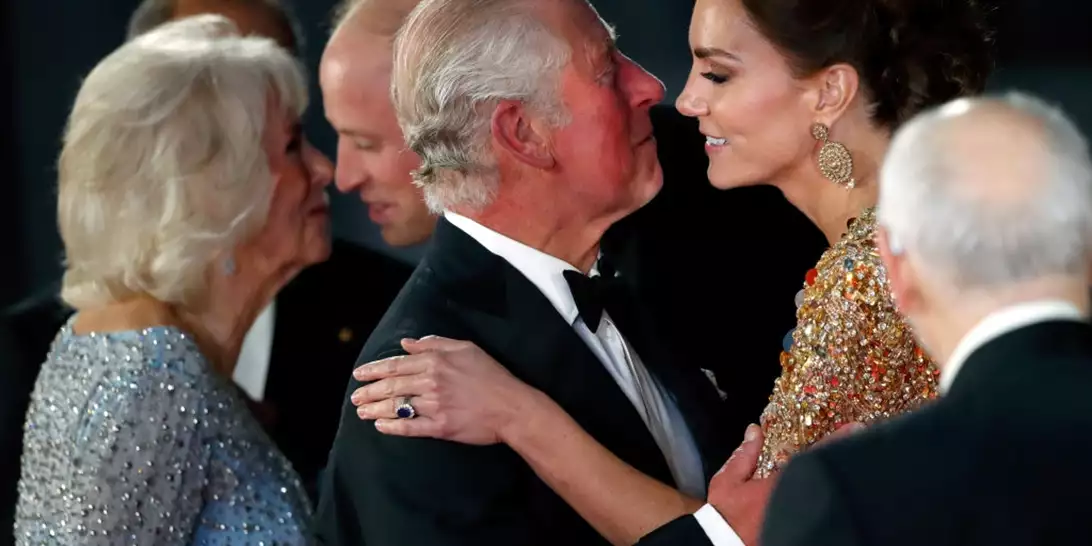 Η κόρη που δεν είχε ποτέ | Ο δεσμός ανάμεσα στον Βασιλιά Κάρολο και την Kate Middleton γίνεται όλο και πιο δυνατός