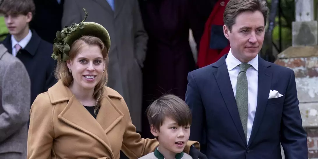 Πριγκίπισσα Βεατρίκη | Ο συμβολισμός πίσω από το γιορτινό παλτό της