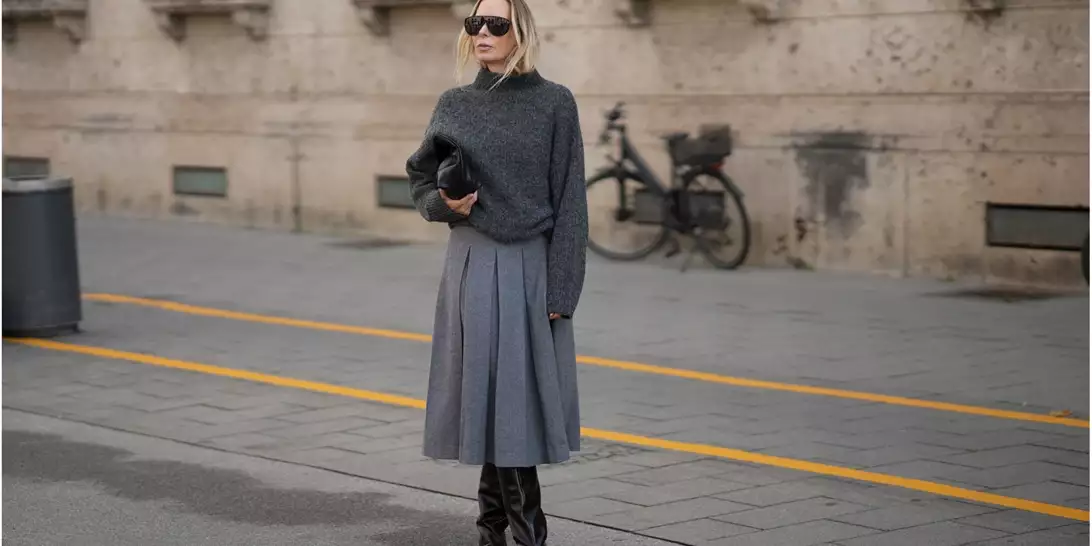 Οι μίντι φούστες ταιριάζουν με μπότες | 5 σούπερ κομψά looks για να πάρετε έμπνευση