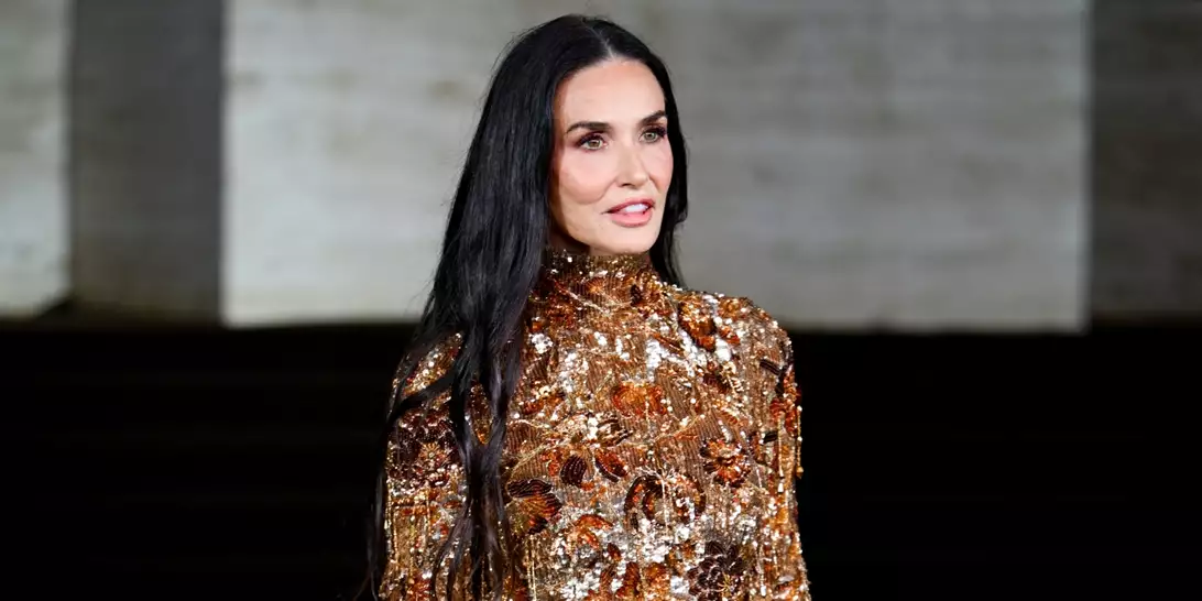 Demi Moore | Το λαμπερό beauty look της ως "μητριάρχης" της συλλογής La Famiglia του οίκου Gucci είχε ελληνική υπογραφή