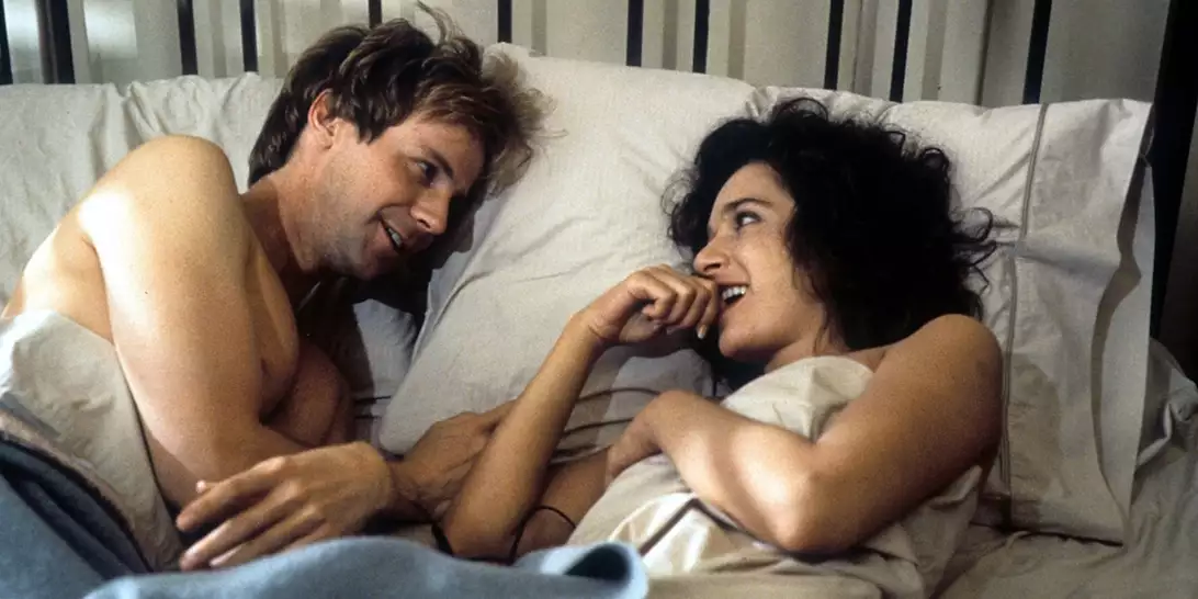 Οι ψυχολόγοι μίλησαν! Μόνο οι έξυπνοι άνθρωποι έχουν αυτή τη μικρή συνήθεια πριν κοιμηθούν