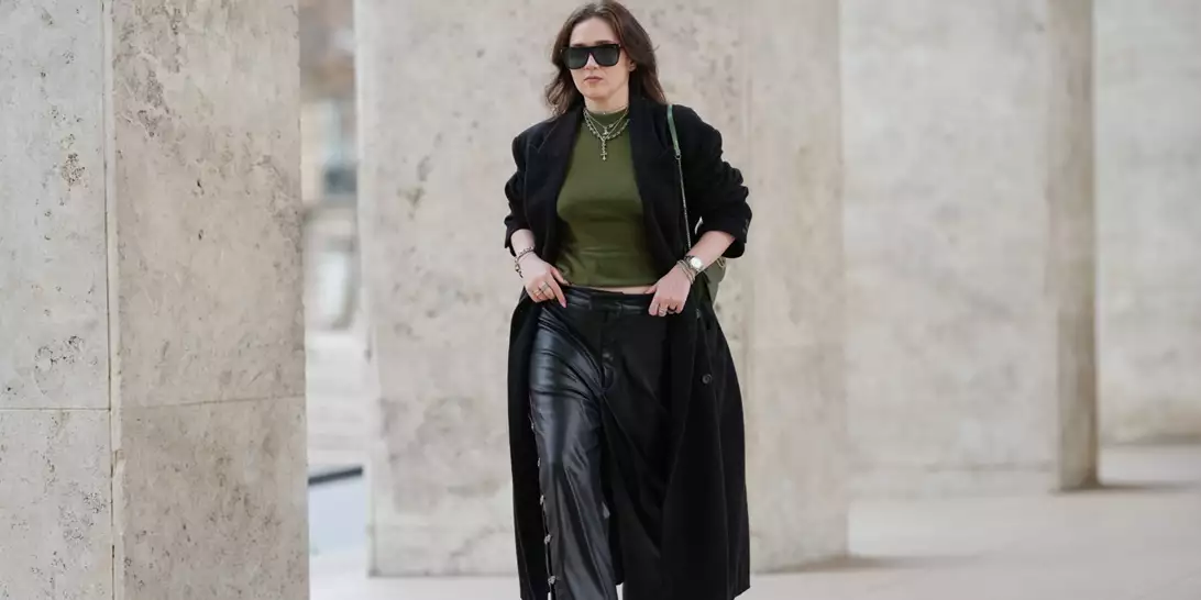 Το δερμάτινο παντελόνι που θα γίνει το αγαπημένο σας staple το 2026