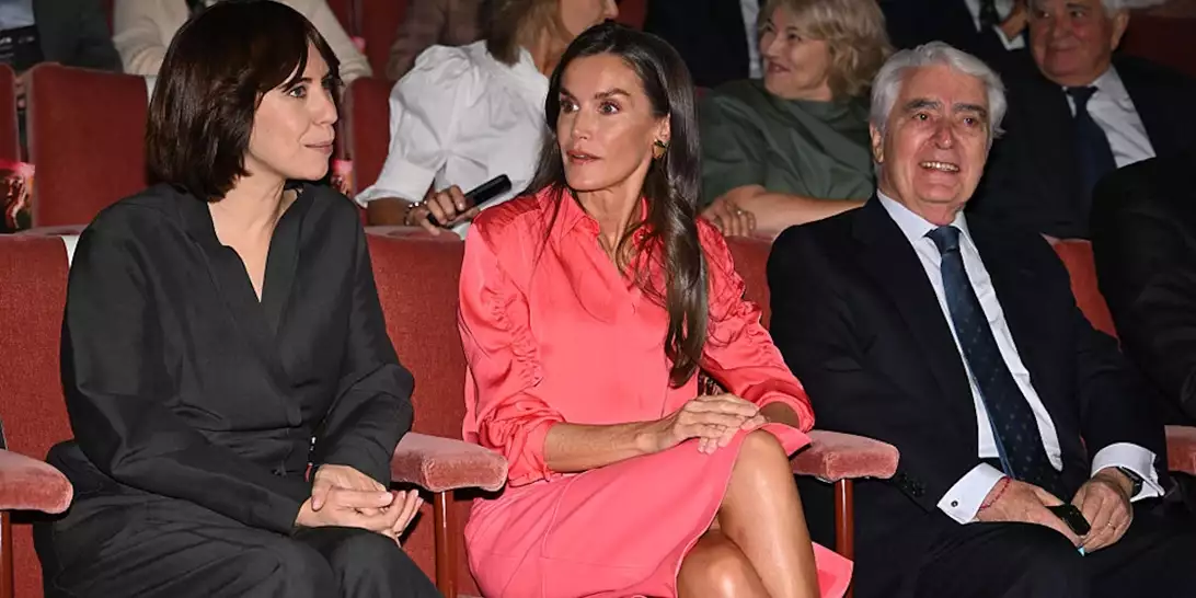 Βασίλισσα Letizia | Με αυτή την εμφάνιση "έσπασε" το τυπικό dress code της