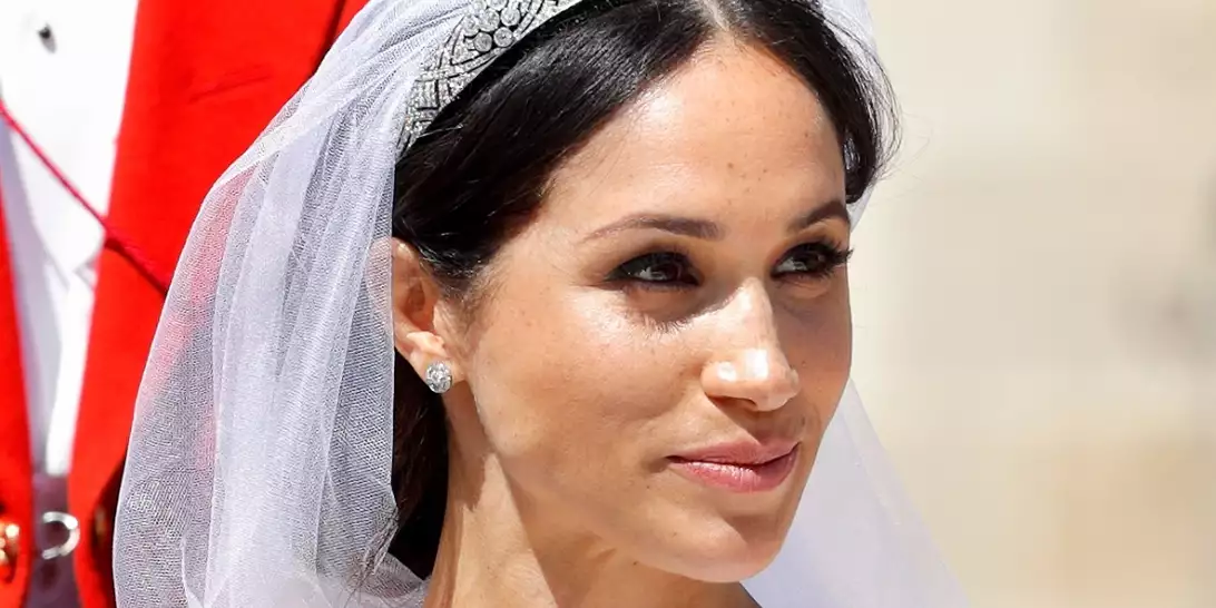 Η αντίδραση της Meghan Markle στην πριγκίπισσα Charlotte την ημέρα του γάμου της γίνεται viral