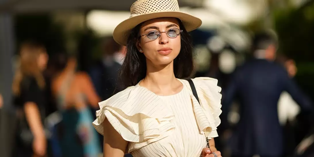 Οι καλύτερες αντηλιακές πούδες με πινέλο για προστασία on the go