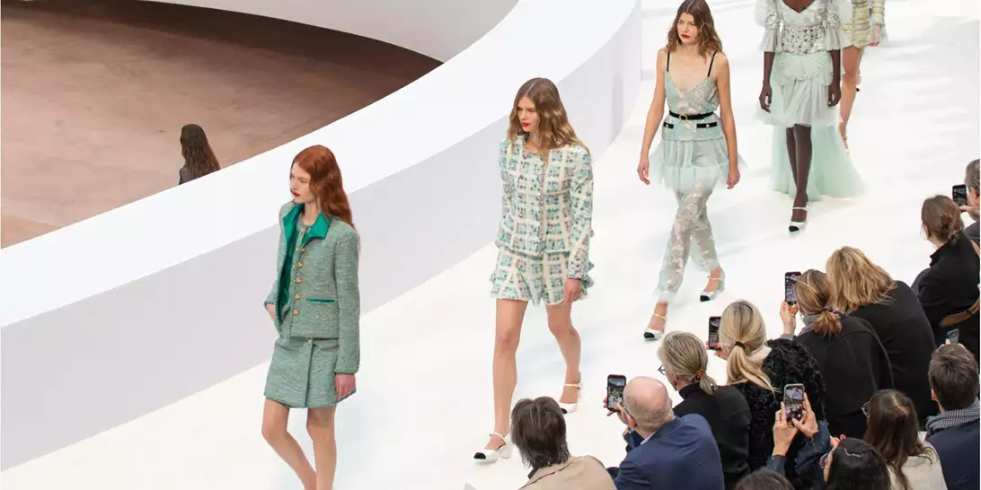 Chanel | Το χρώμα στην καρδιά της νέας Haute Couture συλλογής του οίκου