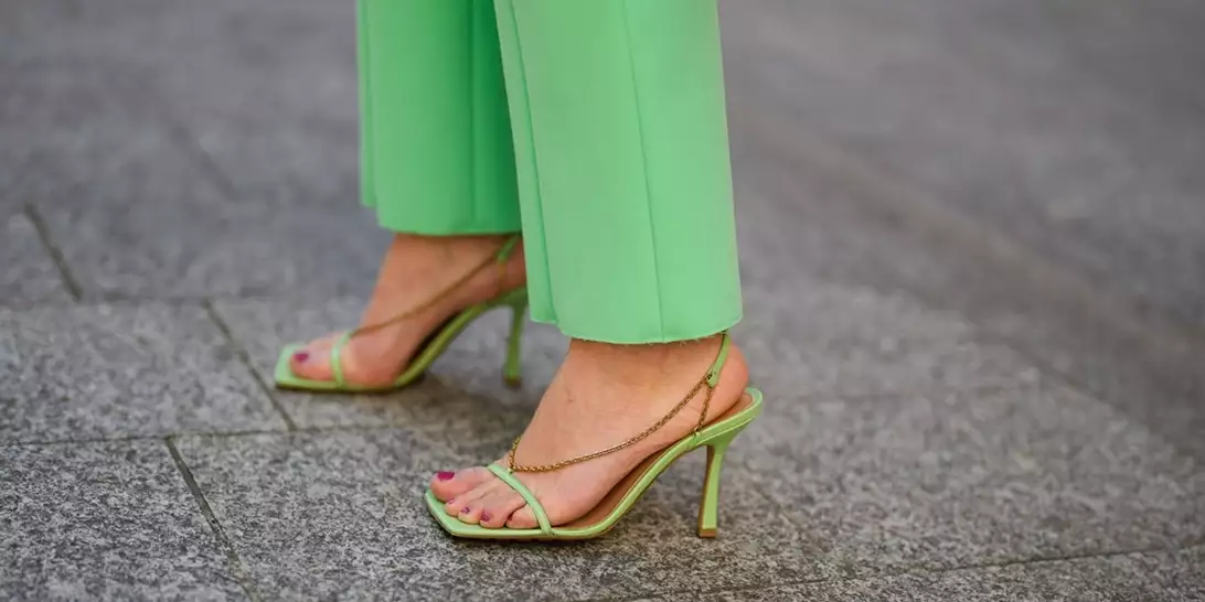 7 χρώματα πεντικιούρ που ταιριάζουν με τα πάντα