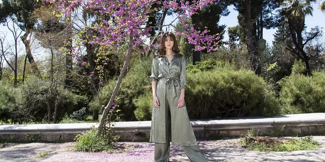 Πώς θα ντυθείτε κομψά αυτήν την άνοιξη σε casual και επίσημες περιστάσεις