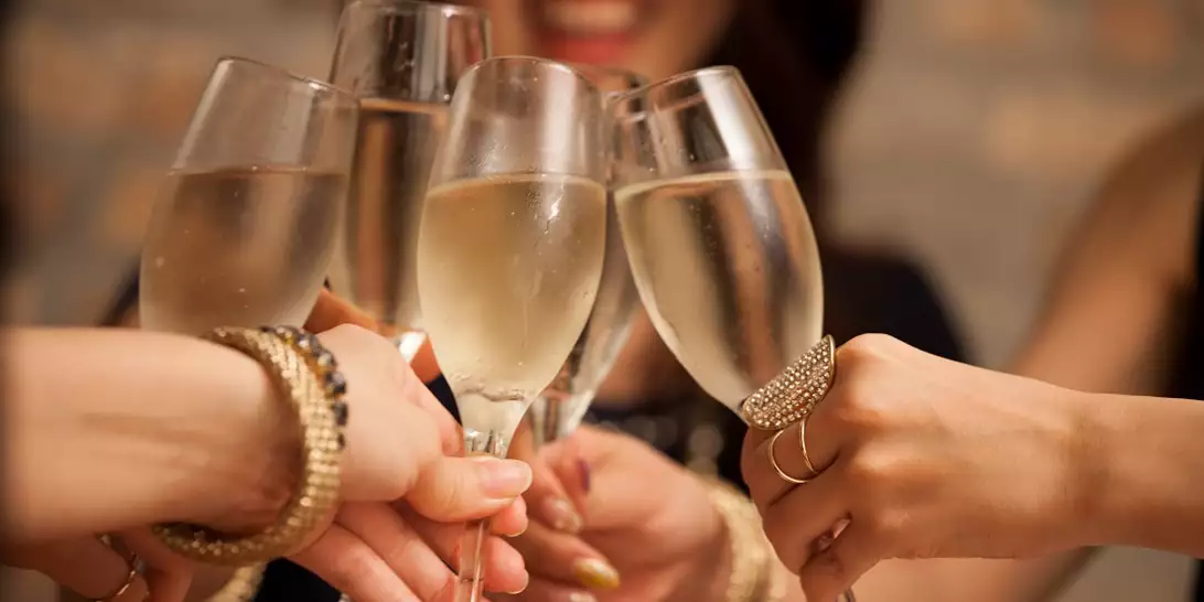 10 tips για να μην πάρετε κιλά τα Χριστούγεννα