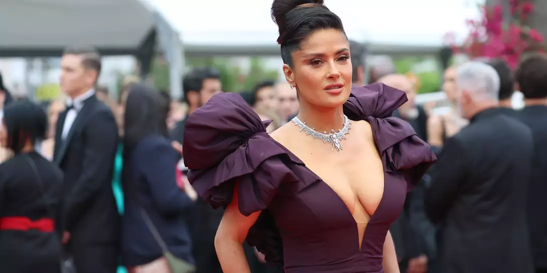 Salma Hayek | Οι εντυπωσιακές φωτογραφίες από το παρελθόν που δημοσίευσε