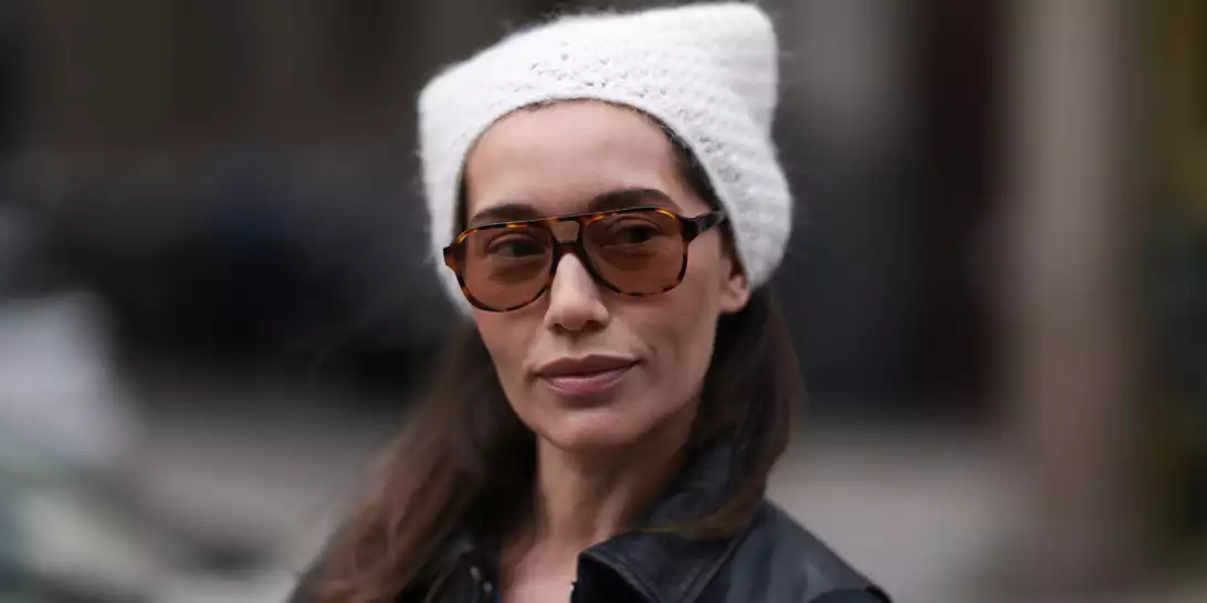 Shinny Kisses | 5 κραγιόν που μεταμορφώνονται σε πλούσια και λαμπερά lip oils