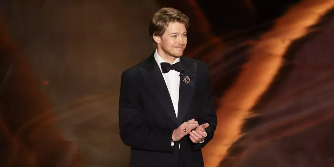 Οι δηλώσεις του Joe Alwyn για το ενδεχόμενο να γίνει James Bond γίνονται viral