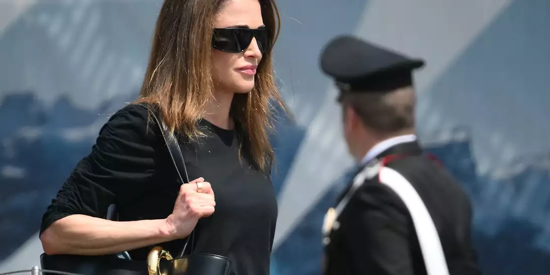 Η σικάτη εμφάνιση της βασίλισσας Ράνιας στον γάμο του Jeff Bezos και της Lauren Sánchez