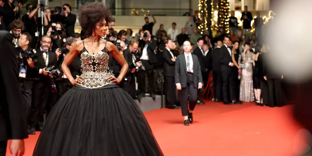 Naomi Campbell | Η εντυπωσιακή baroque εμφάνιση με δημιουργία Dolce & Gabbana στο Φεστιβάλ Καννών
