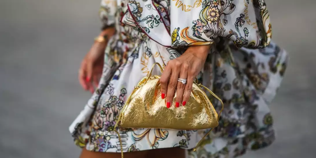 Festive Nails | Τα πιο κομψά κόκκινα μανικιούρ που μπορείτε να κάνετε φέτος τις γιορτές