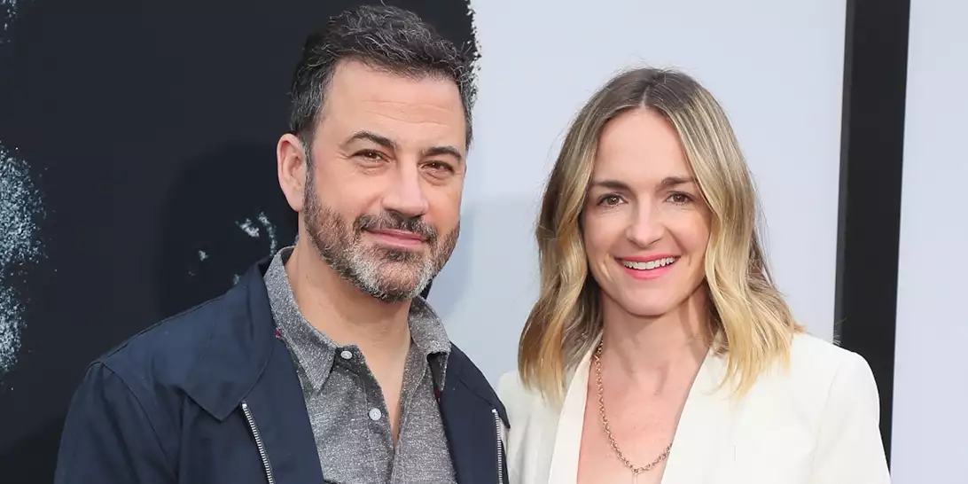 Molly McNearney | Η σύζυγος του Jimmy Kimmel είναι το δεξί του χέρι και η καλύτερη φίλη της Jennifer Aniston