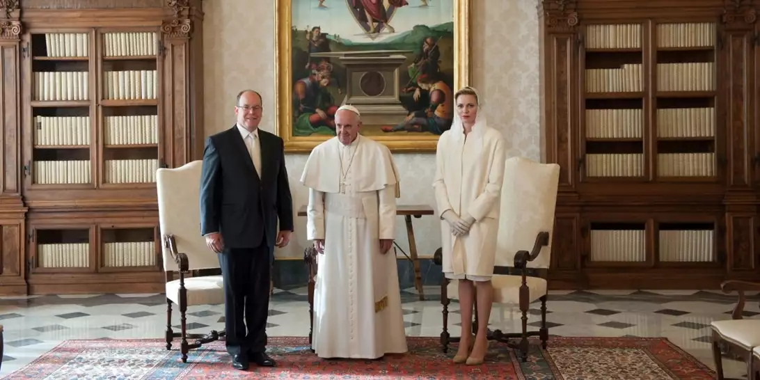 Η πριγκίπισσα Charlene και ο πρίγκιπας Αλβέρτος εκφράζουν τα συναισθήματά τους για τον θάνατο του πάπα Φραγκίσκου