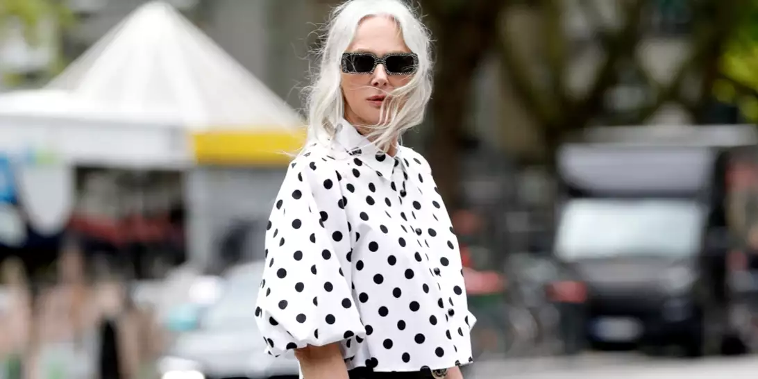 10 styling tips που θα σας βοηθήσουν να βελτιώσετε το προσωπικό σας στιλ μετά τα 50