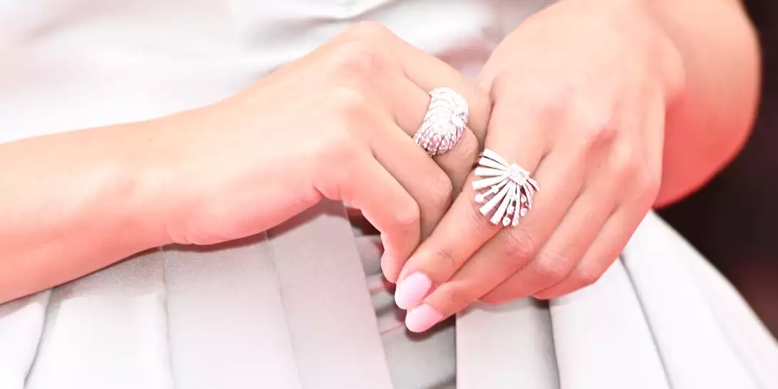 Summer Blush Nails | Η minimal πρόταση για το μανικιούρ του καλοκαιριού